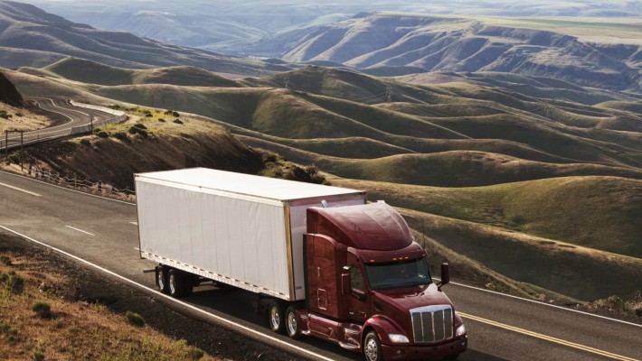 Understanding Full Truckload  FTL Shipping: Advantages and When to Utilize It